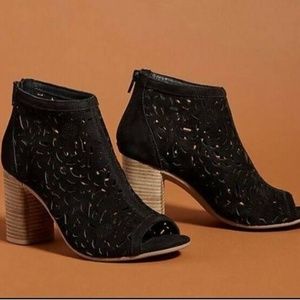 Anthropologie Morena Gabbrielli Floral Shooties